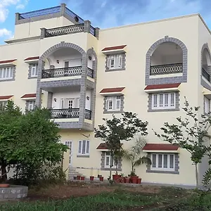 Casa Romana-spacious With Scenic Views Udaipur